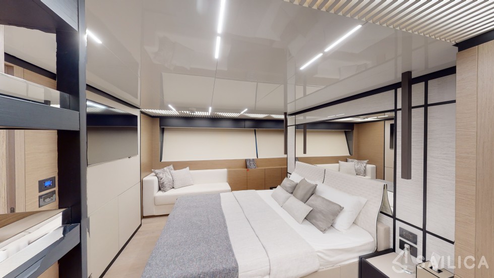 Ferretti 780 - Yacht Charter Sailica