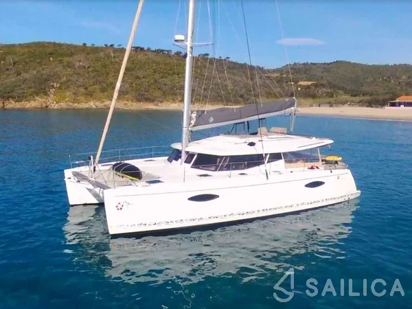 Helia 44 - Yacht Charter Sailica