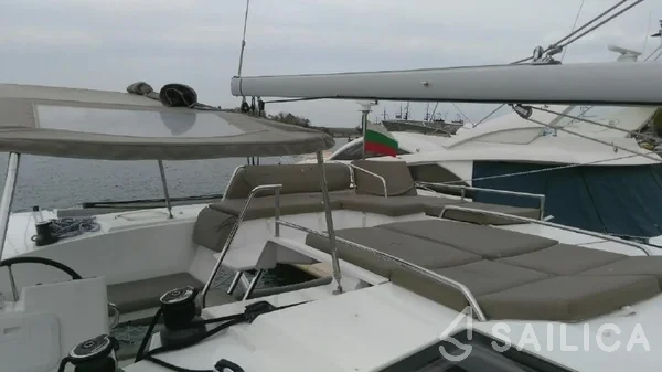 Helia 44 - Yacht Charter Sailica