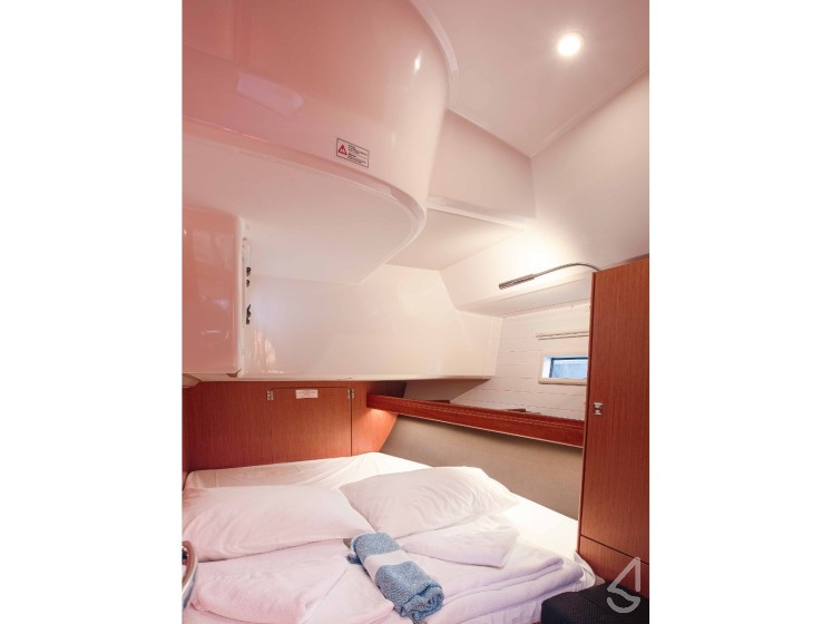 Bavaria 46 Cruiser - Yacht Charter Sailica
