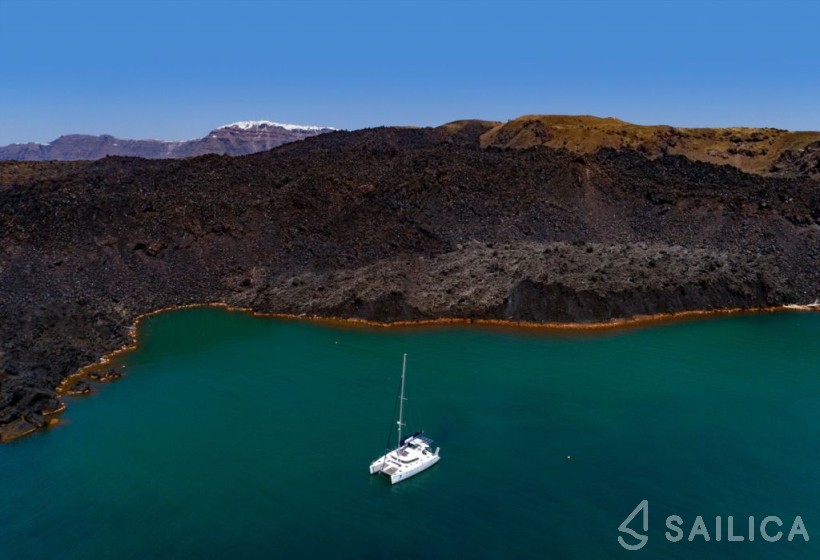 Lagoon 42 - Yacht Charter Sailica
