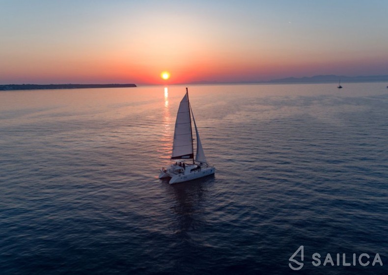 Lagoon 42 - Yacht Charter Sailica