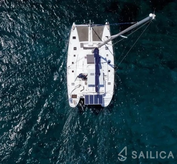 Lagoon 42 - Yacht Charter Sailica
