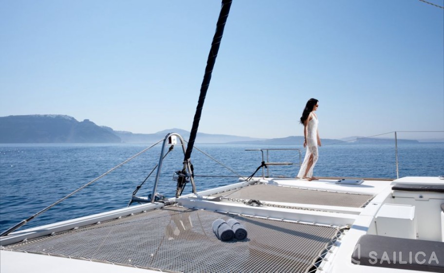 Lagoon 42 - Yacht Charter Sailica