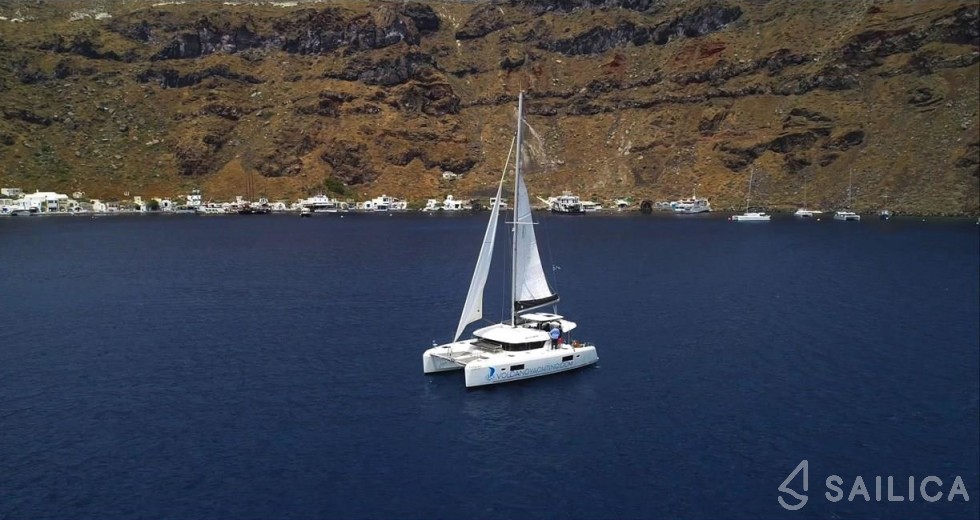 Lagoon 42 - Yacht Charter Sailica