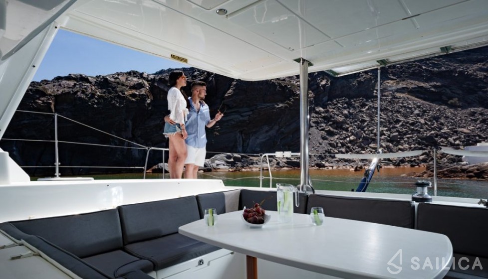 Lagoon 42 - Yacht Charter Sailica