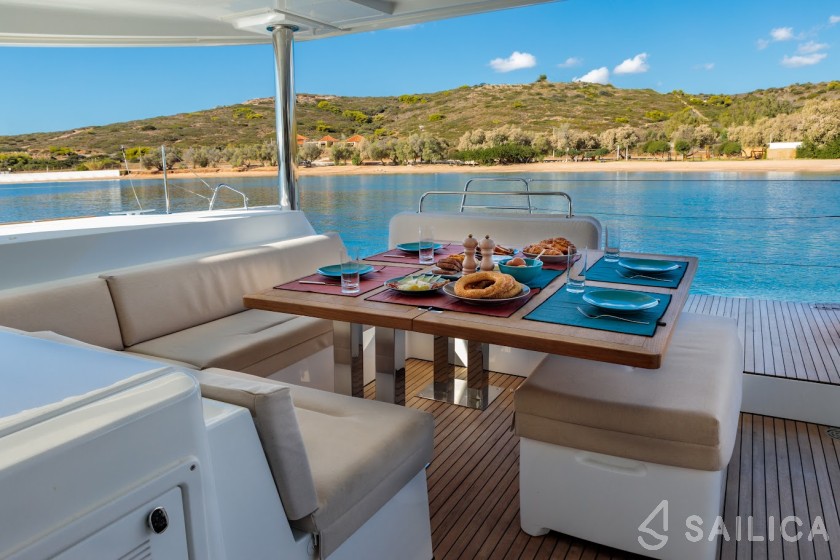 Lagoon 52F - Yacht Charter Sailica