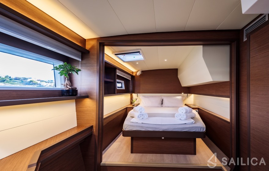 Lagoon 52F - Yacht Charter Sailica