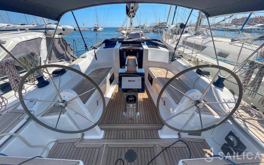 Hanse 348 - Yacht Charter Sailica