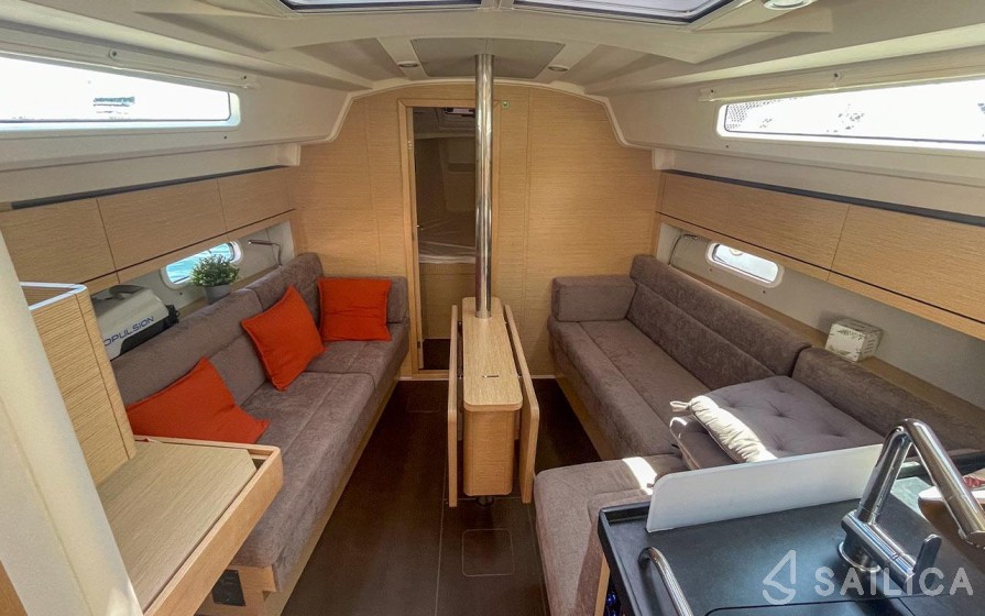 Hanse 348 - Yacht Charter Sailica