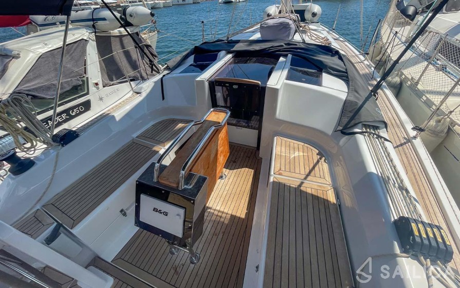 Hanse 348 - Yacht Charter Sailica