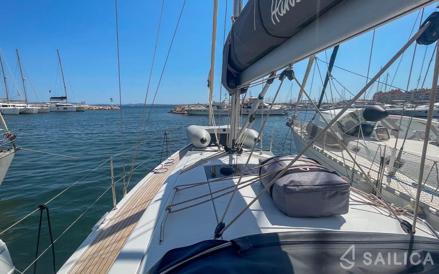 Hanse 348 - Yacht Charter Sailica