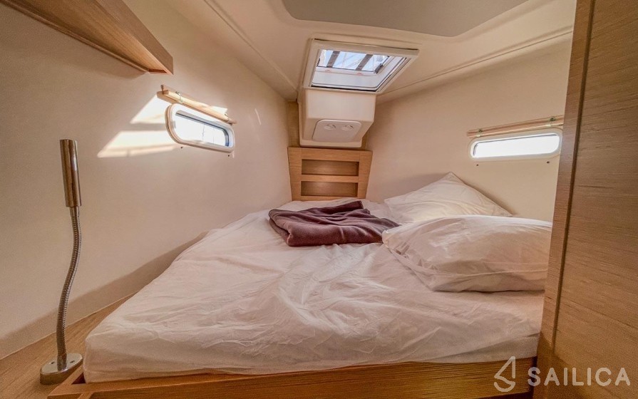 Hanse 388 - Yacht Charter Sailica