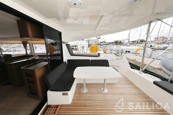 Lagoon 42 - Yacht Charter Sailica