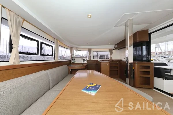 Lagoon 42 - Yacht Charter Sailica