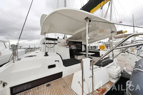 Lagoon 42 - Yacht Charter Sailica