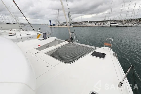 Lagoon 42 - Yacht Charter Sailica