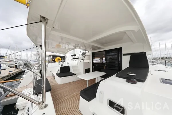 Lagoon 42 - Yacht Charter Sailica