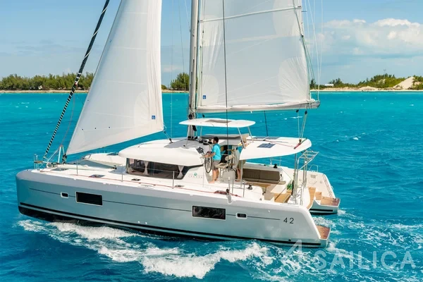 Lagoon 42 - Yacht Charter Sailica