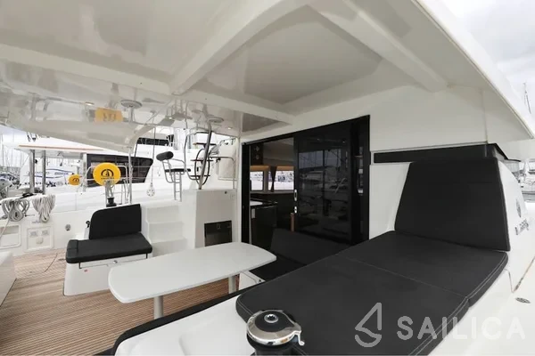 Lagoon 42 - Yacht Charter Sailica