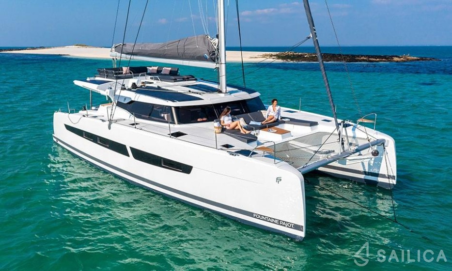 Aura 51 - Yacht Charter Sailica