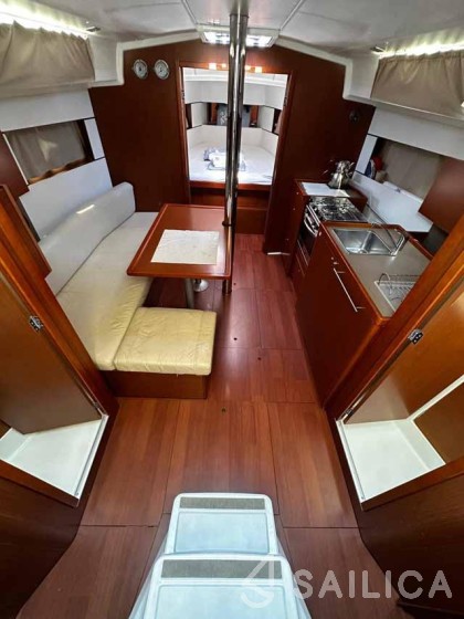 Oceanis 38.1 - Yacht Charter Sailica