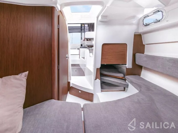 Antares 8 OB - Yacht Charter Sailica