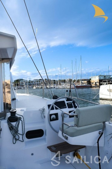 Bali Catsmart - Yacht Charter Sailica