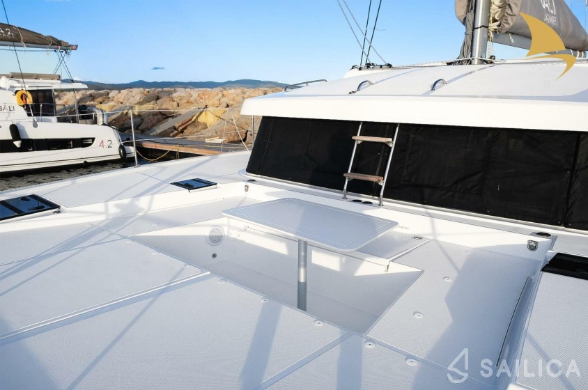 Bali Catsmart - Yacht Charter Sailica
