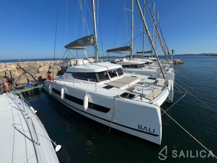 Bali Catspace - Yacht Charter Sailica