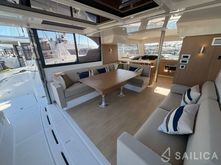 Bali Catspace - Yacht Charter Sailica