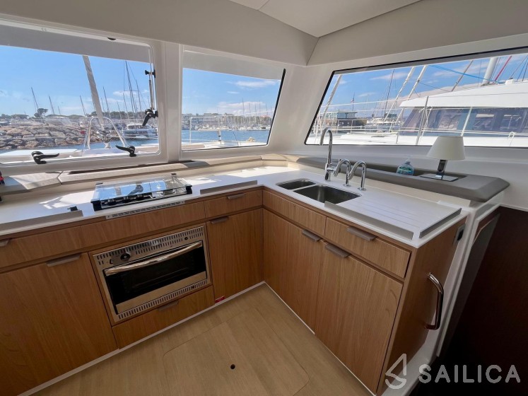 Bali Catspace - Yacht Charter Sailica