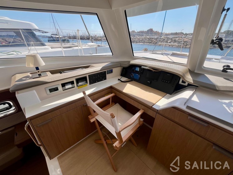 Bali Catspace - Yacht Charter Sailica