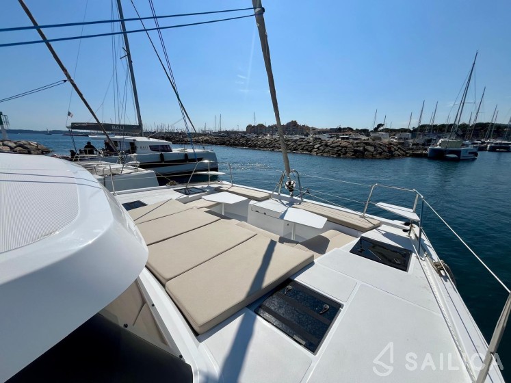 Bali Catspace - Yacht Charter Sailica