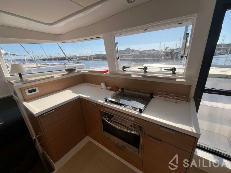 Bali 4.2 - Yacht Charter Sailica