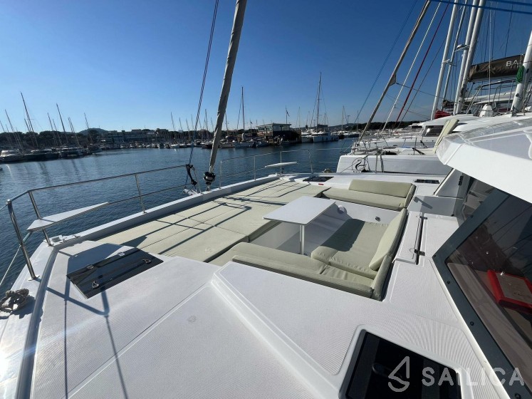 Bali 4.2 - Yacht Charter Sailica
