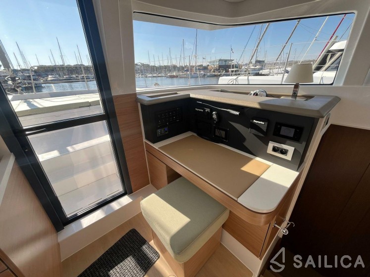 Bali 4.2 - Yacht Charter Sailica
