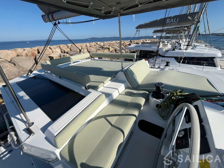 Bali 4.2 - Yacht Charter Sailica