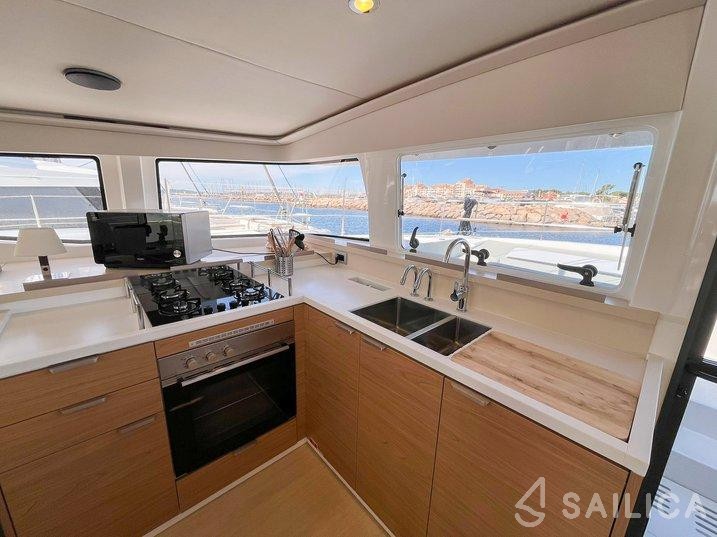 Bali 4.4 - Yacht Charter Sailica