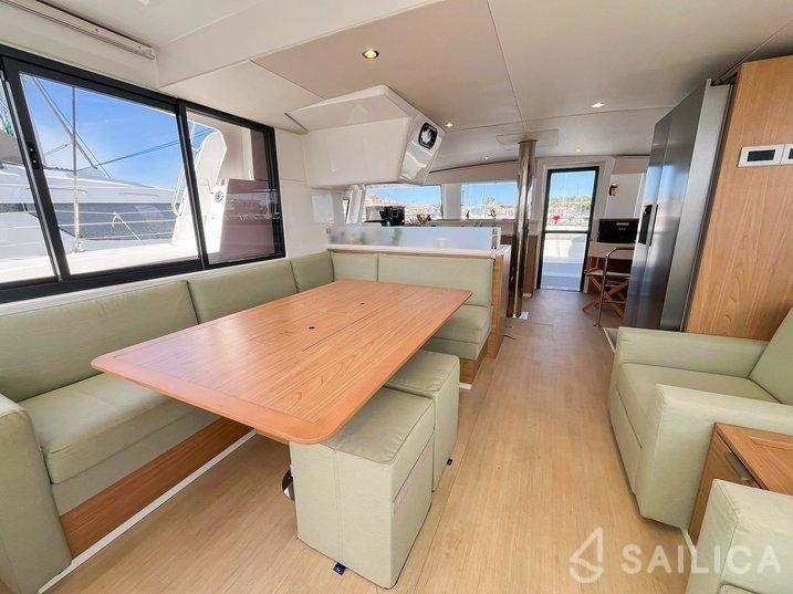 Bali 4.4 - Yacht Charter Sailica