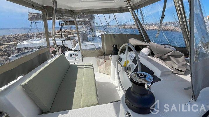Bali 4.4 - Yacht Charter Sailica