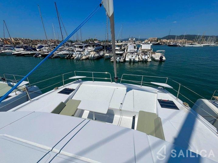 Bali 4.2 - Yacht Charter Sailica