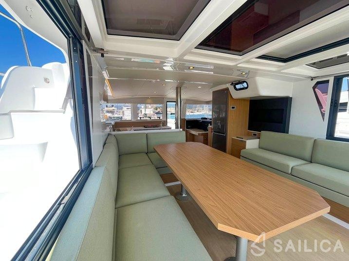Bali 4.2 - Yacht Charter Sailica