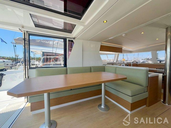 Bali 4.2 - Yacht Charter Sailica