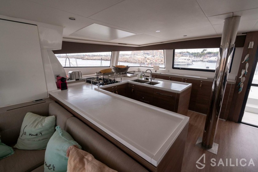 Bali 5.4. - Yacht Charter Sailica