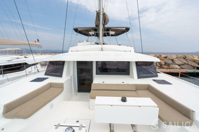 Bali 5.4. - Yacht Charter Sailica