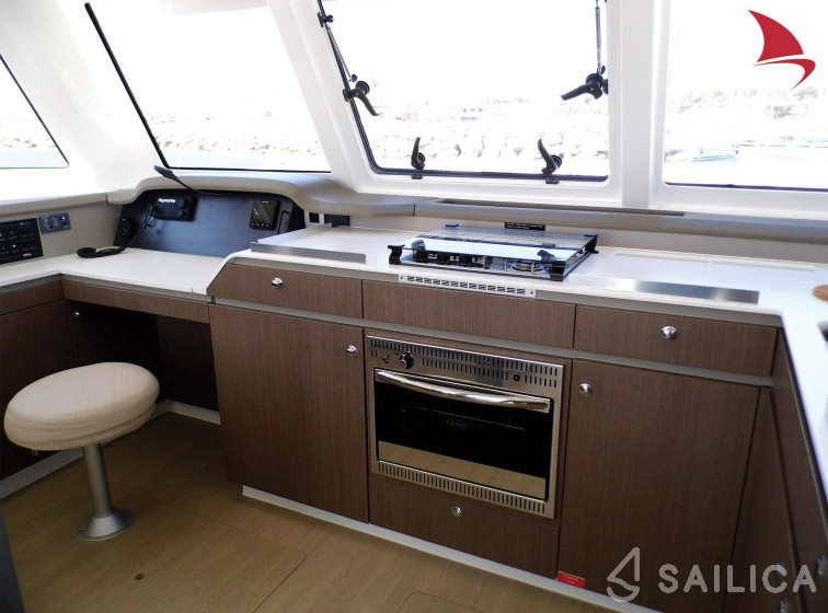Bali Catspace - Yacht Charter Sailica