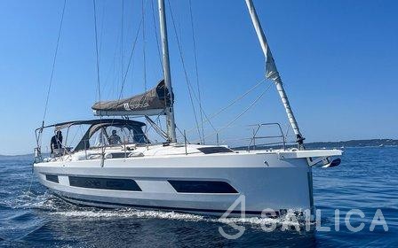 Dufour 41 - Yacht Charter Sailica