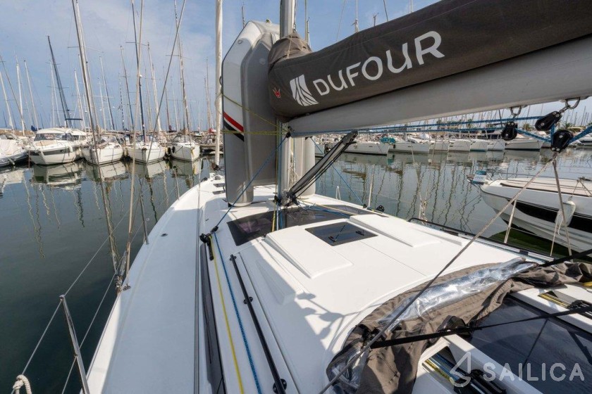 Dufour 41 - Yacht Charter Sailica