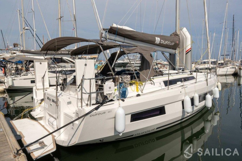 Dufour 41 - Yacht Charter Sailica